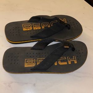 Brand new ROCKIN flip flops